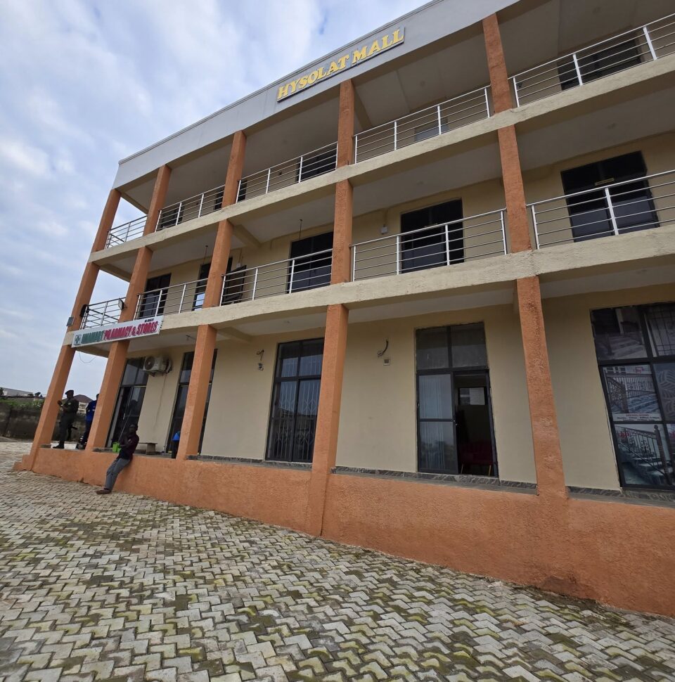 Hysolat Mall